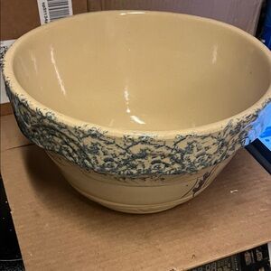 Elegant Cream and Blue Ceramic Bowl
R. Ransbottom 12 inch